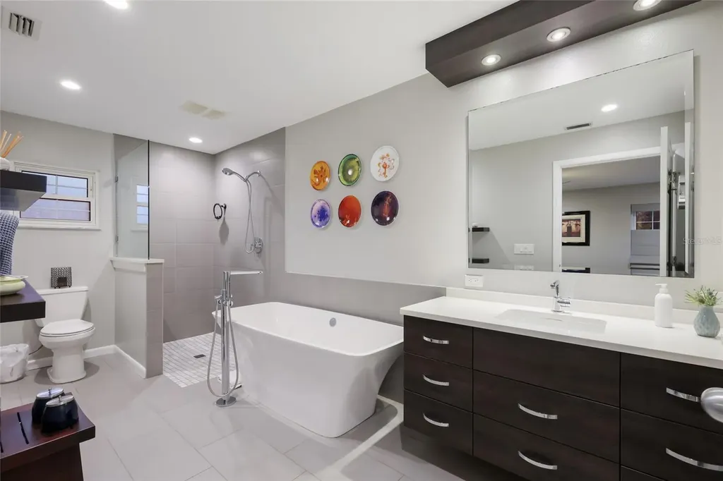 428 Sapphire Drive Sarasota FL 34234