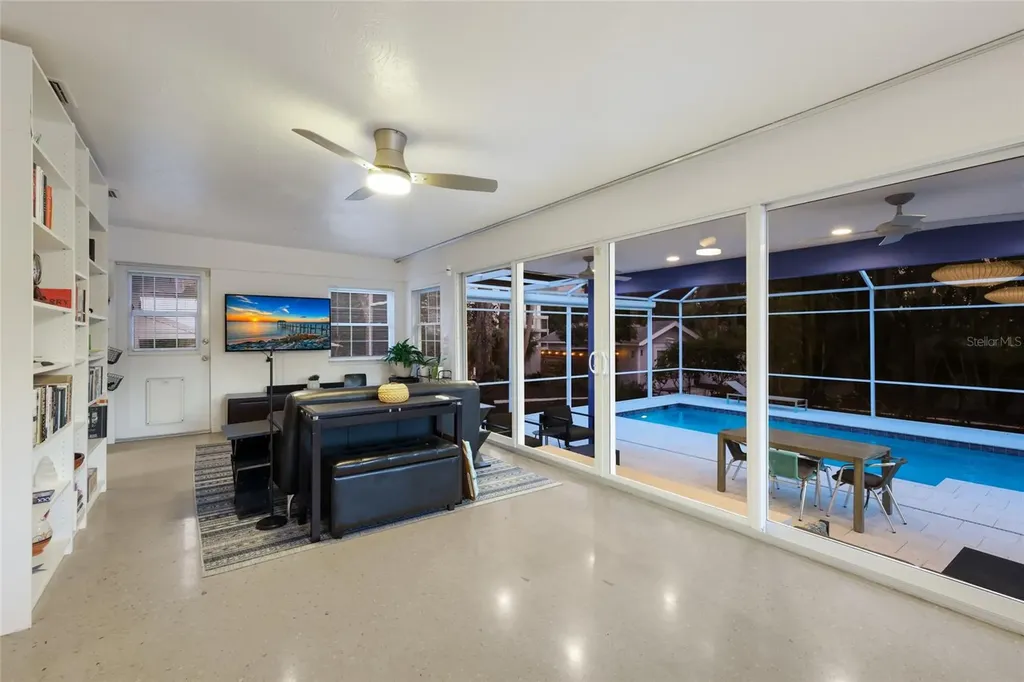 428 Sapphire Drive Sarasota FL 34234
