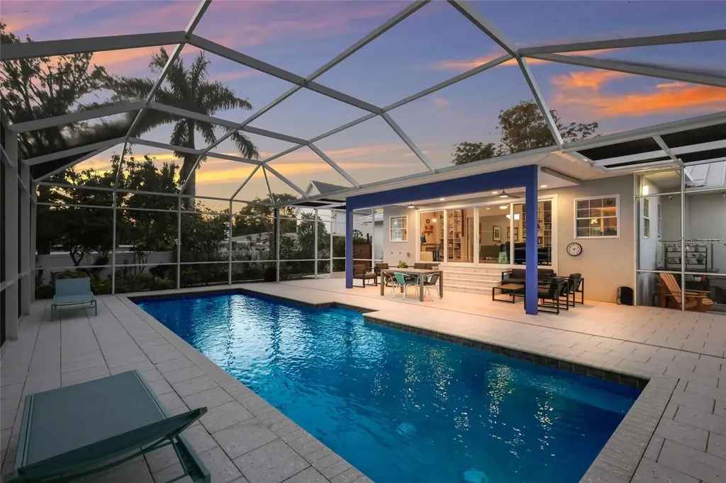 428 Sapphire Drive Sarasota FL 34234