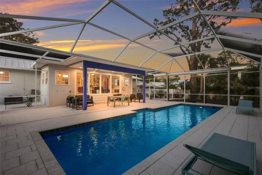 428 Sapphire Drive Sarasota FL 34234