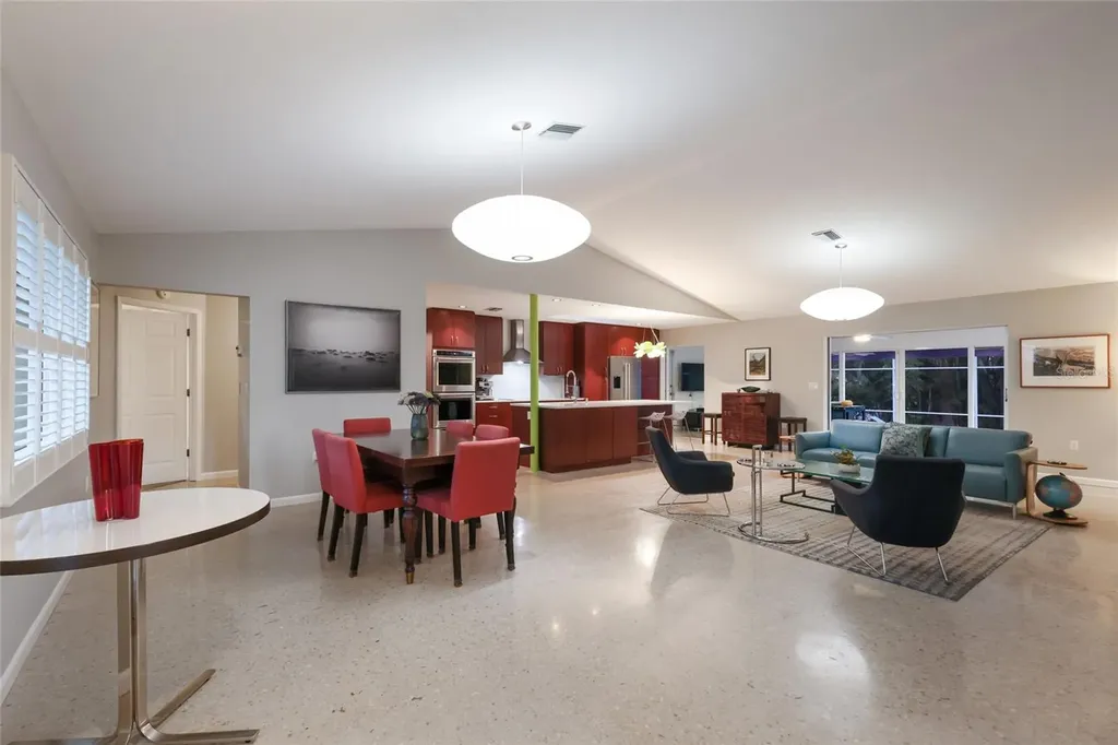428 Sapphire Drive Sarasota FL 34234