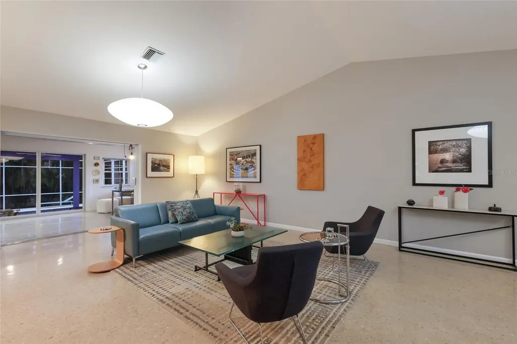 428 Sapphire Drive Sarasota FL 34234