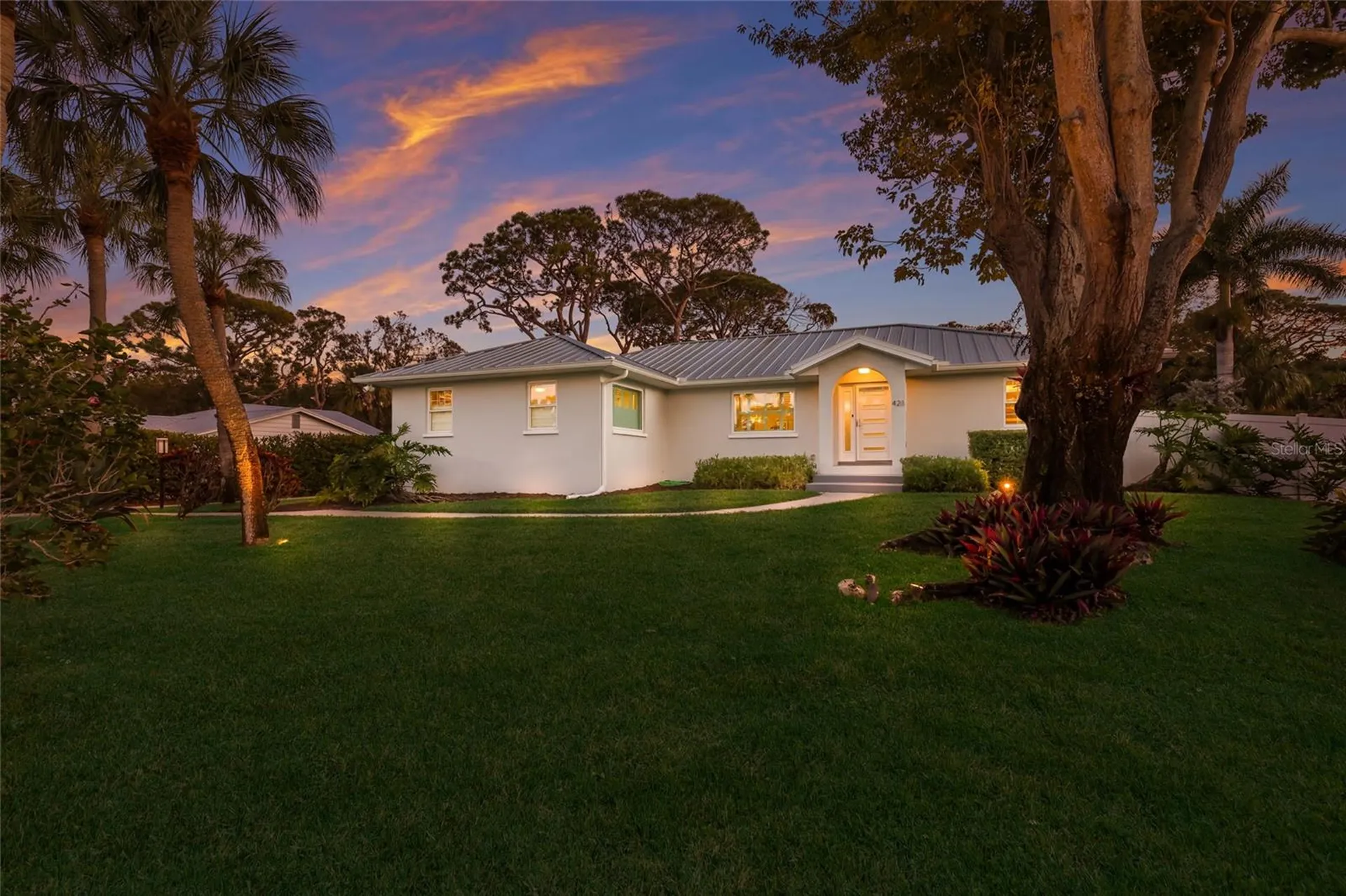 428 Sapphire Drive Sarasota FL 34234