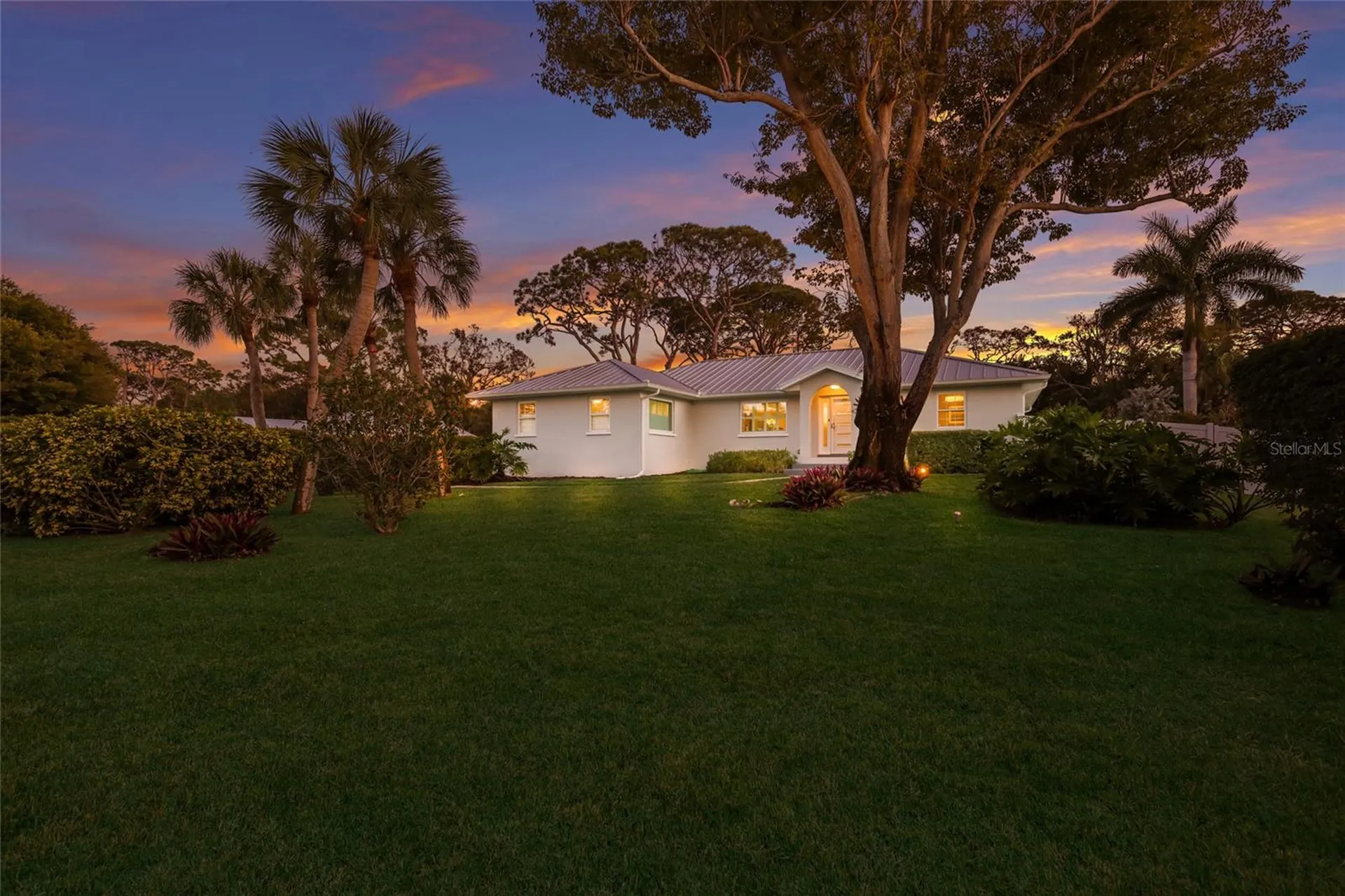428 Sapphire Drive Sarasota FL 34234
