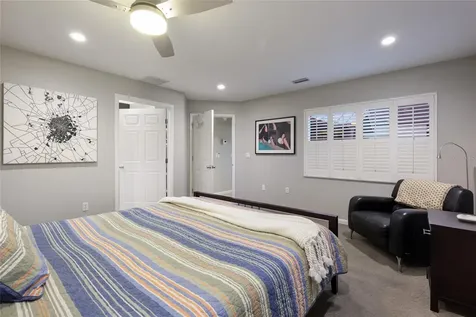 428 Sapphire Drive Sarasota FL 34234