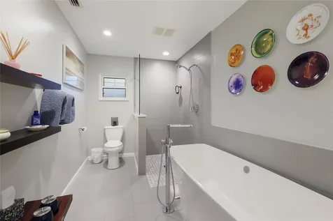 428 Sapphire Drive Sarasota FL 34234