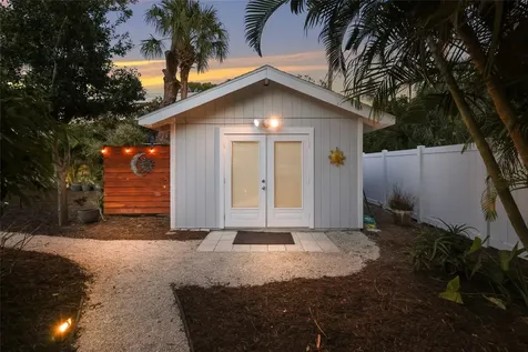 428 Sapphire Drive Sarasota FL 34234