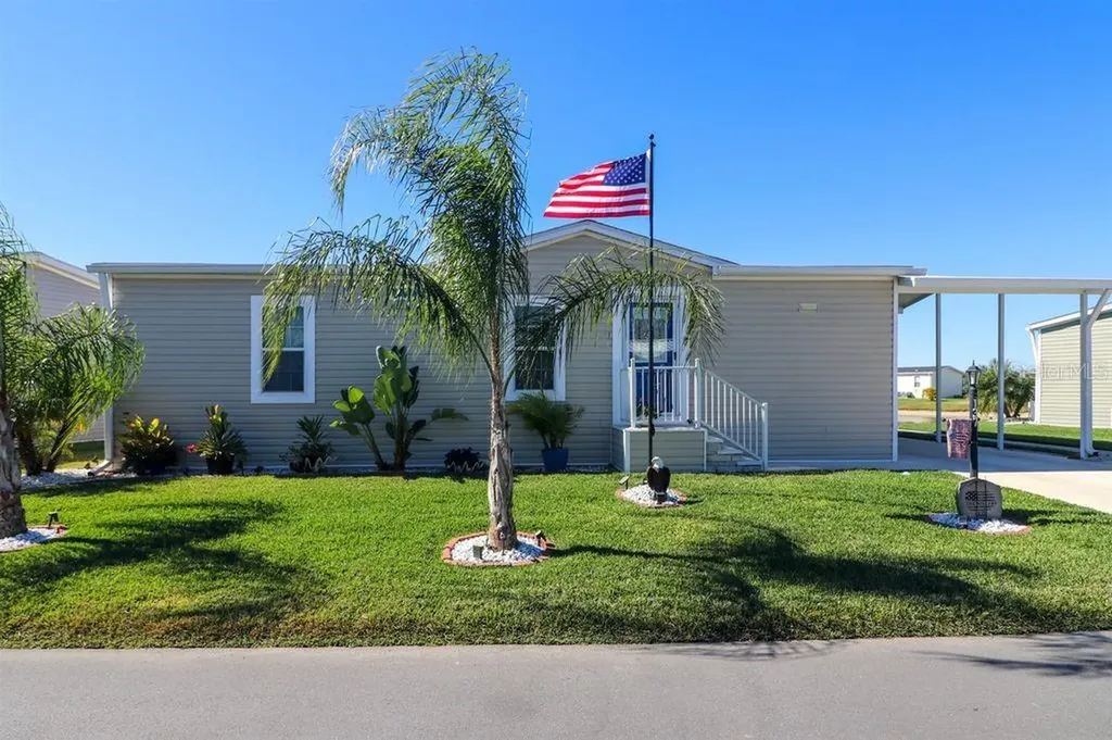 12116 SW County Road 769 Lake Suzy FL 34269