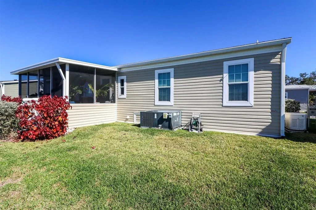 12116 SW County Road 769 Lake Suzy FL 34269