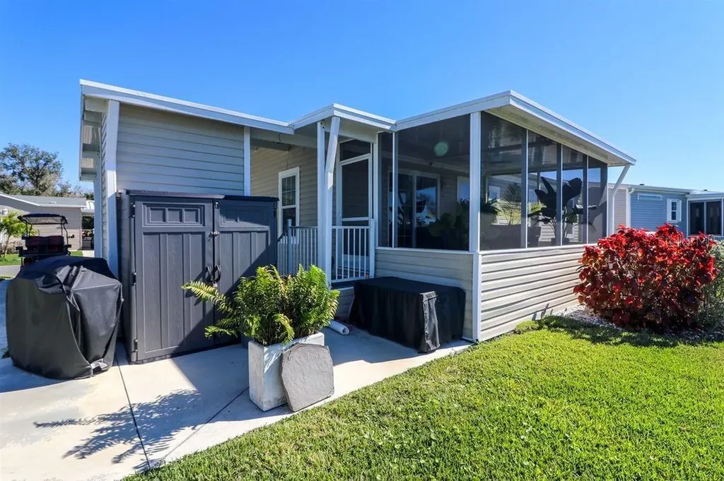 12116 SW County Road 769 Lake Suzy FL 34269