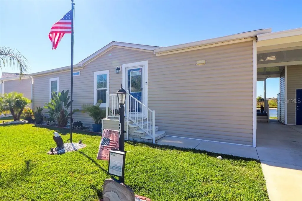 12116 SW County Road 769 Lake Suzy FL 34269