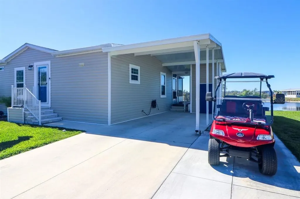 12116 SW County Road 769 Lake Suzy FL 34269