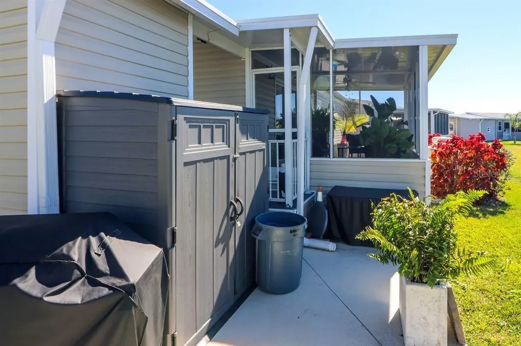 12116 SW County Road 769 Lake Suzy FL 34269