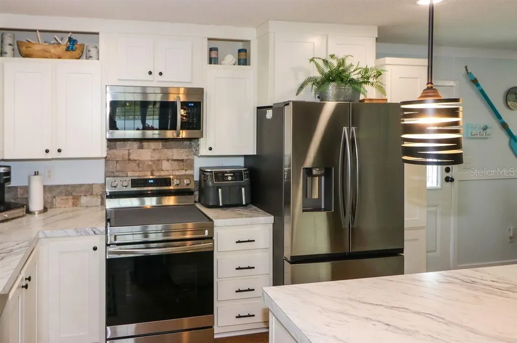 12116 SW County Road 769 Lake Suzy FL 34269