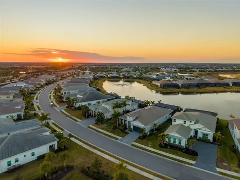 8134 Redonda Loop Lakewood Ranch FL 34202