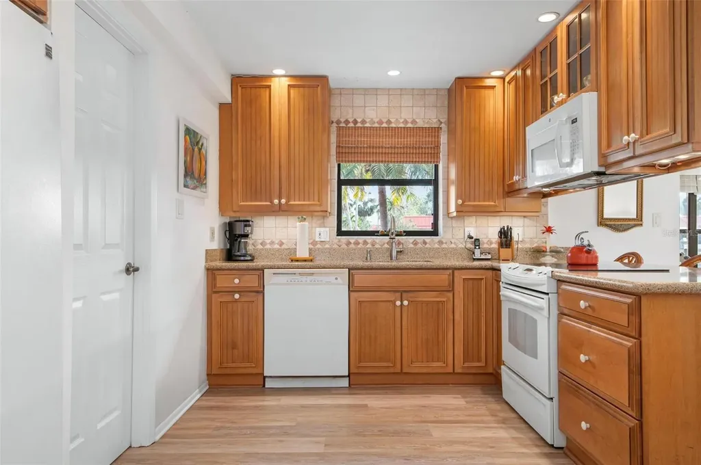 9527 Azure Cove Bradenton FL 34210
