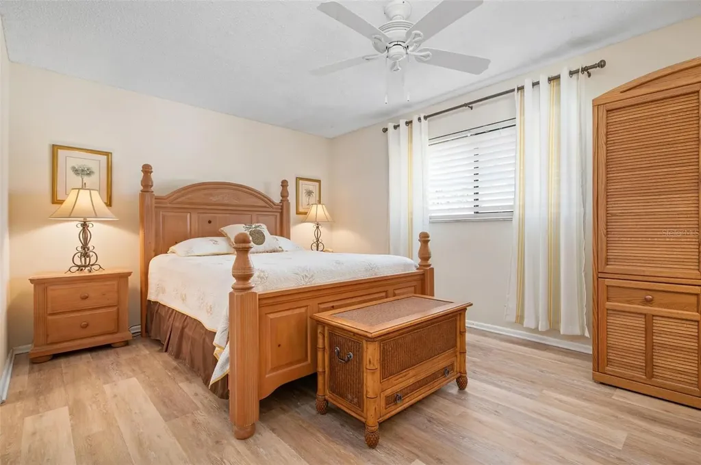 9527 Azure Cove Bradenton FL 34210