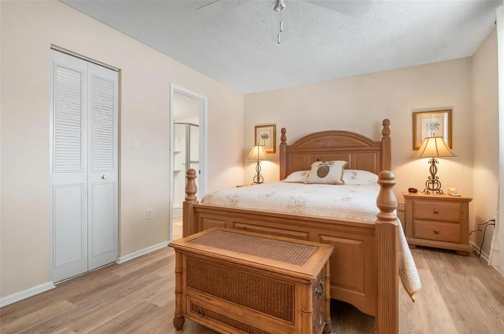 9527 Azure Cove Bradenton FL 34210