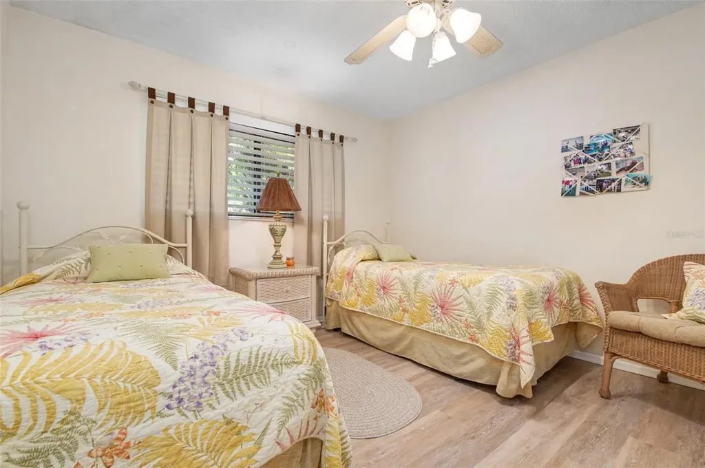 9527 Azure Cove Bradenton FL 34210