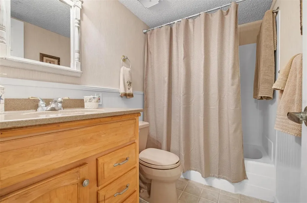9527 Azure Cove Bradenton FL 34210