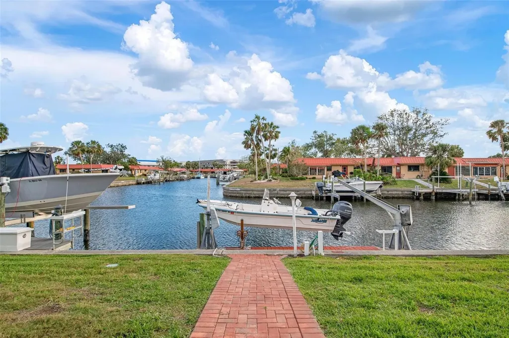 9527 Azure Cove Bradenton FL 34210