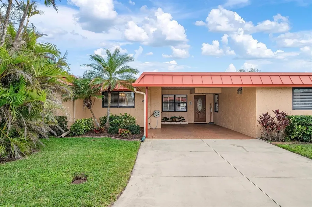 9527 Azure Cove Bradenton FL 34210