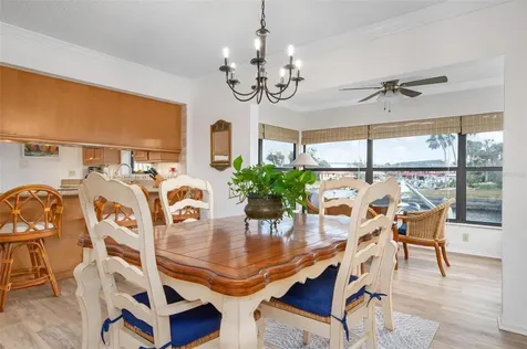 9527 Azure Cove Bradenton FL 34210