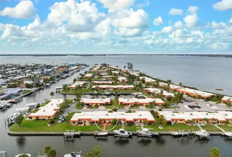 9527 Azure Cove Bradenton FL 34210