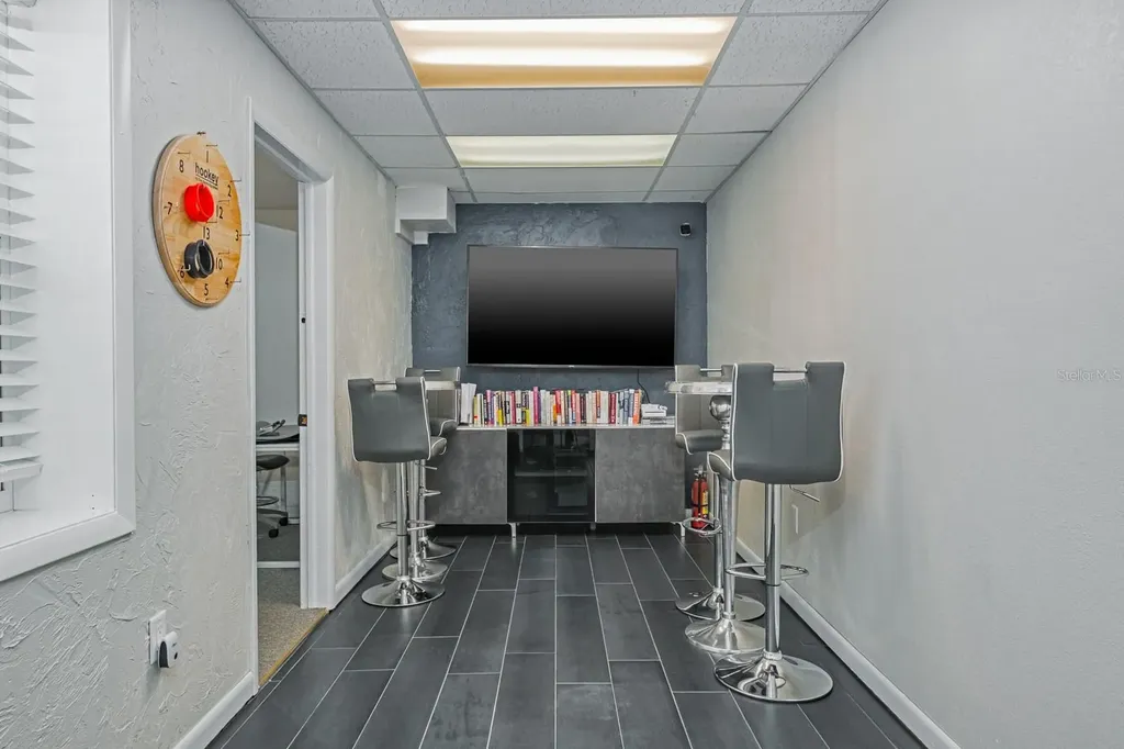 3848 Central Avenue St Petersburg FL 33711
