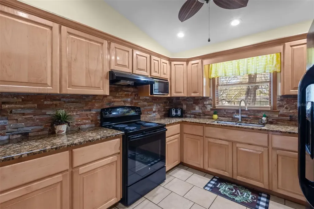 275 S Highland Avenue Tarpon Springs FL 34689