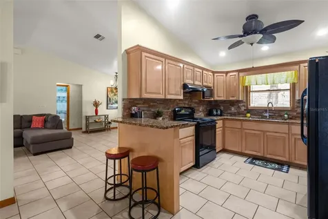 275 S Highland Avenue Tarpon Springs FL 34689