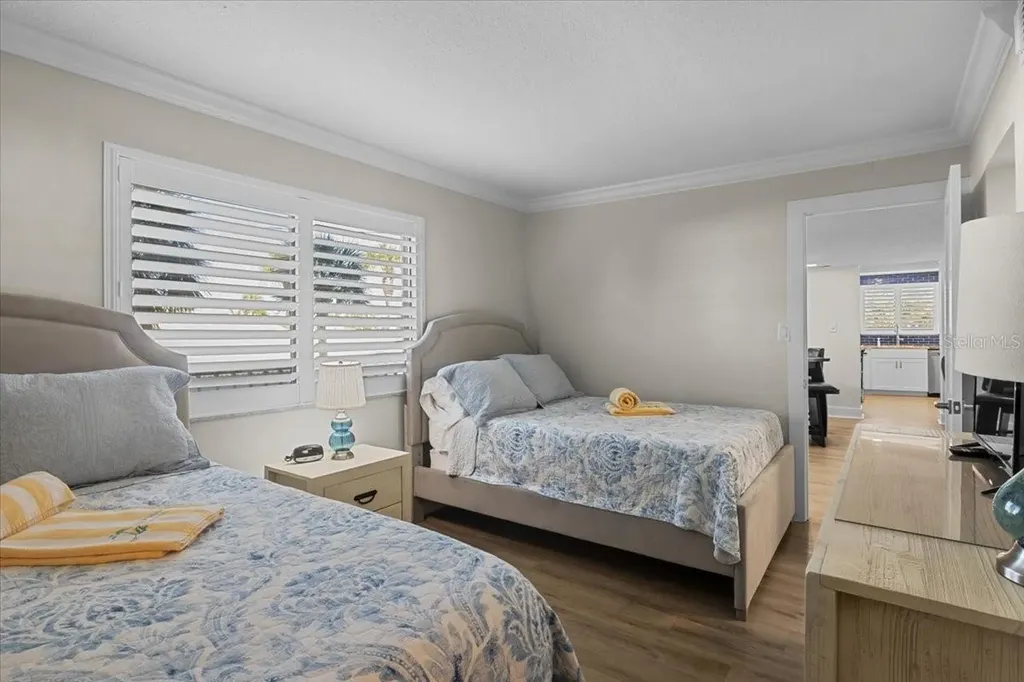 6326 Midnight Pass Road Sarasota FL 34242