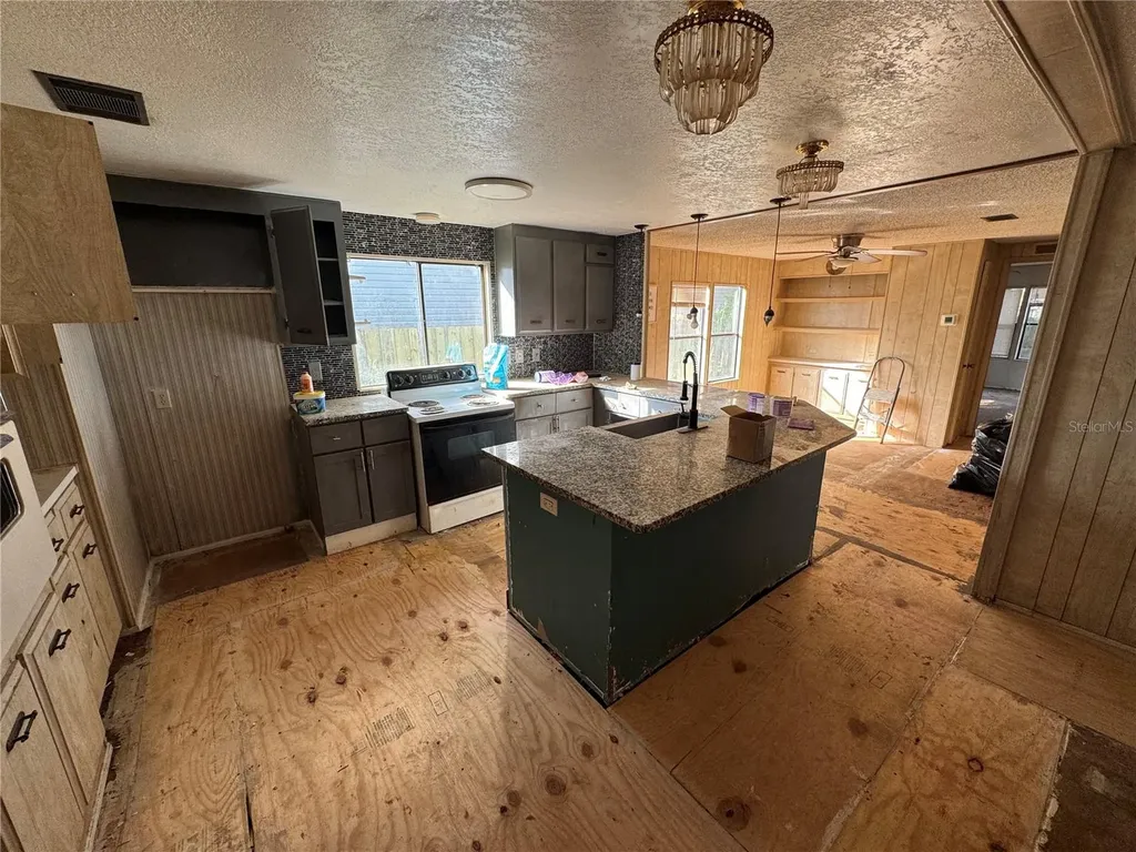 10559 Bay Hills Circle Thonotosassa FL 33592