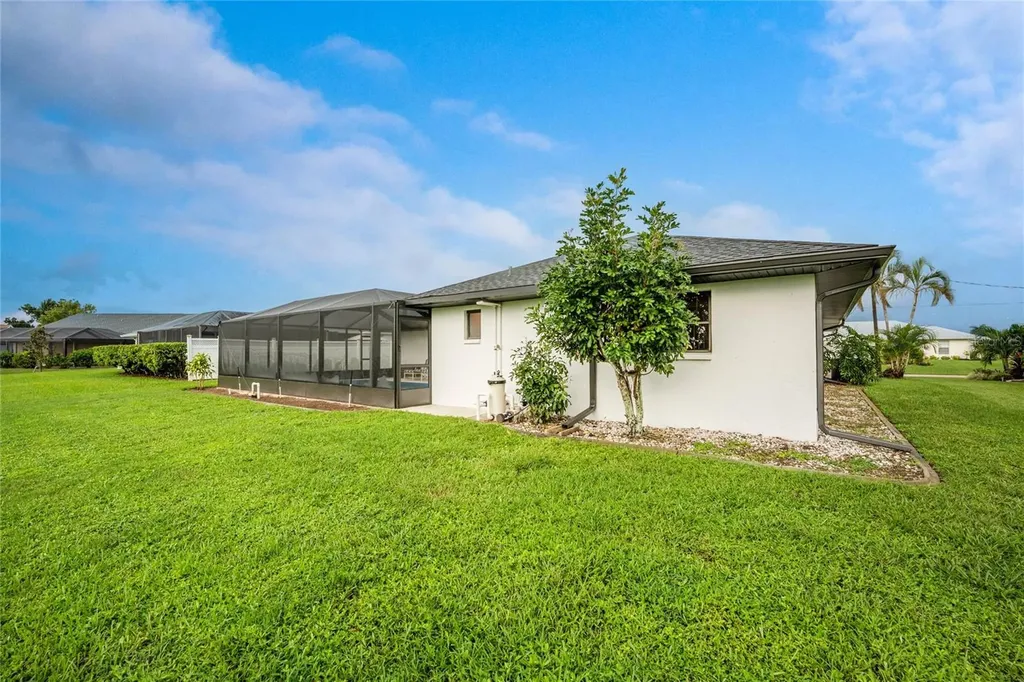 21 Bunker Lane Rotonda West FL 33947