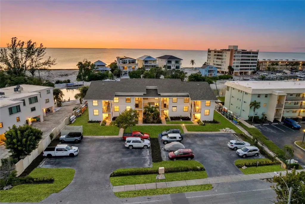 9226 Midnight Pass Road Sarasota FL 34242