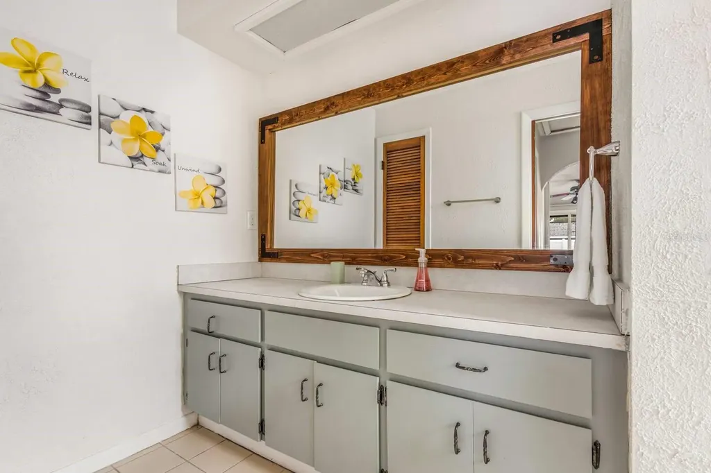 12110 93rd Way Largo FL 33773