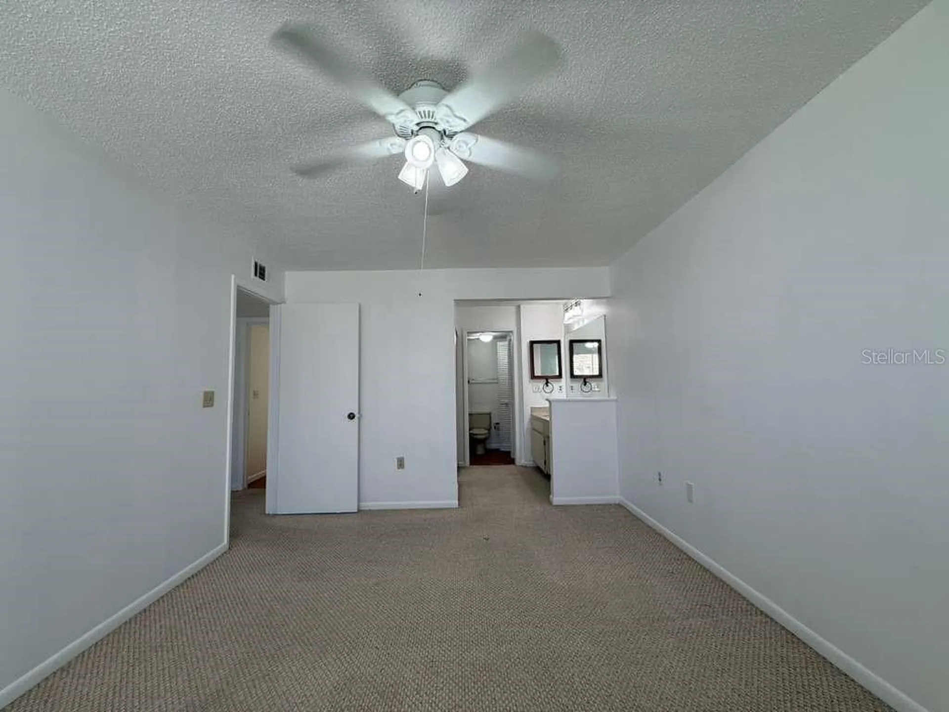 5333 Vineland Road Orlando FL 32811