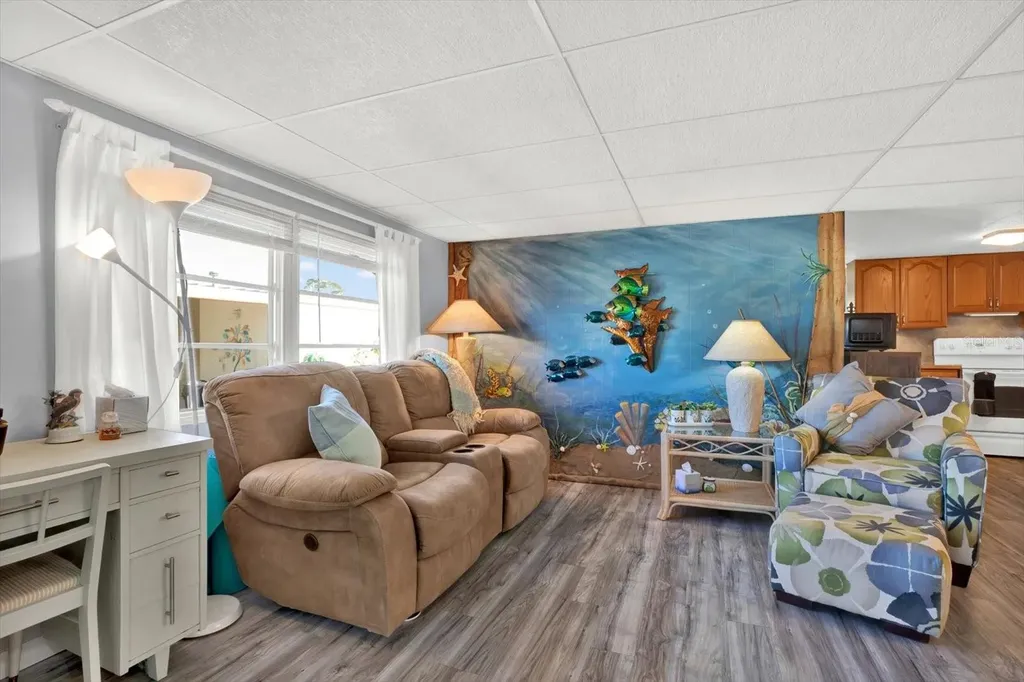 7880 54th Avenue N St Petersburg FL 33709