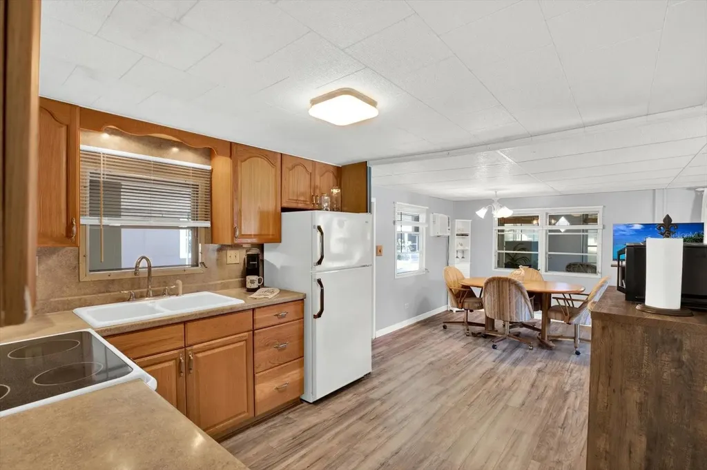 7880 54th Avenue N St Petersburg FL 33709