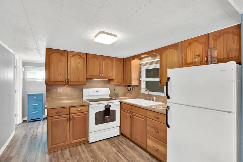 7880 54th Avenue N St Petersburg FL 33709