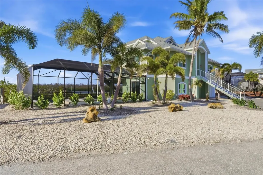1910 Oregon Trail Englewood FL 34224