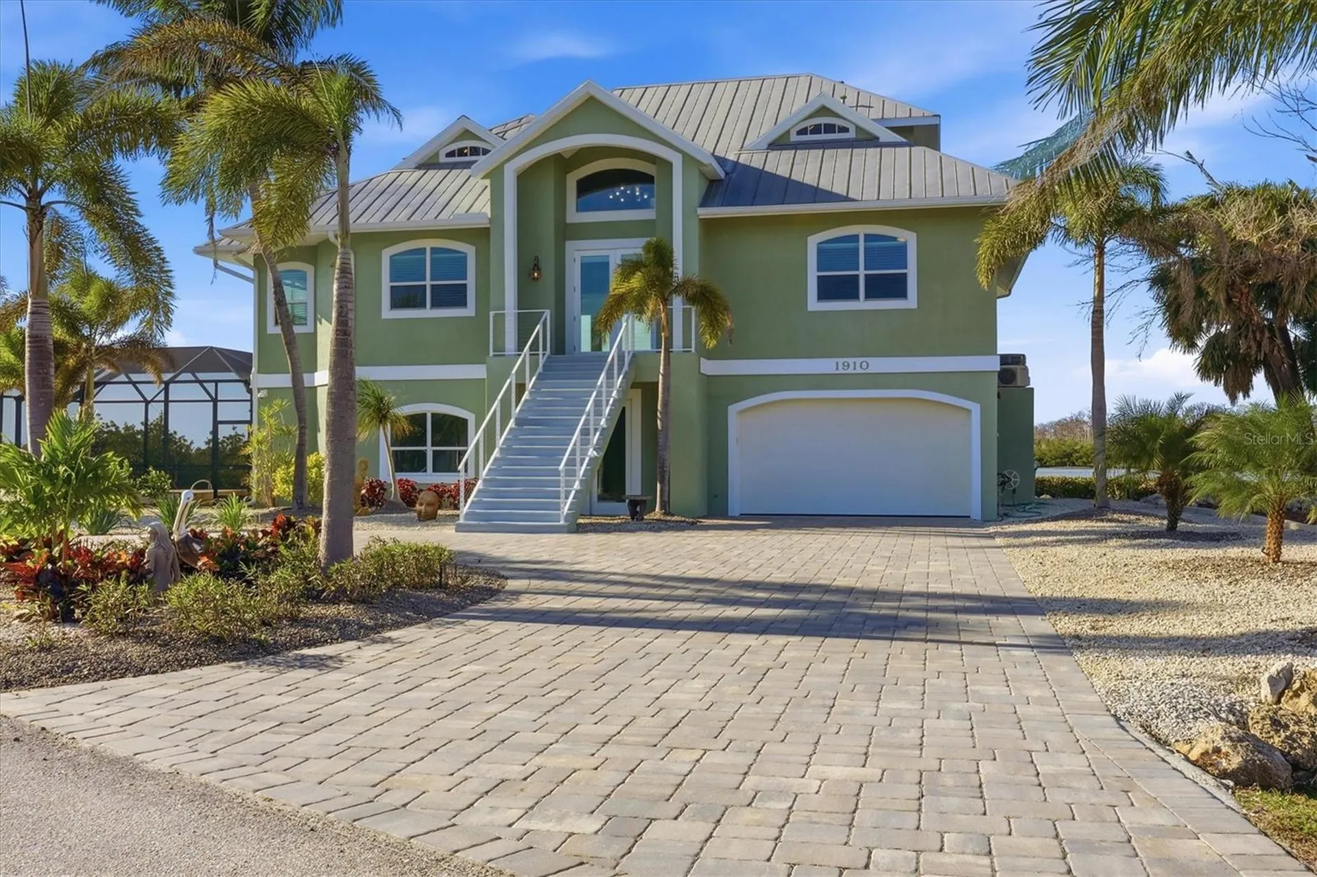 1910 Oregon Trail Englewood FL 34224