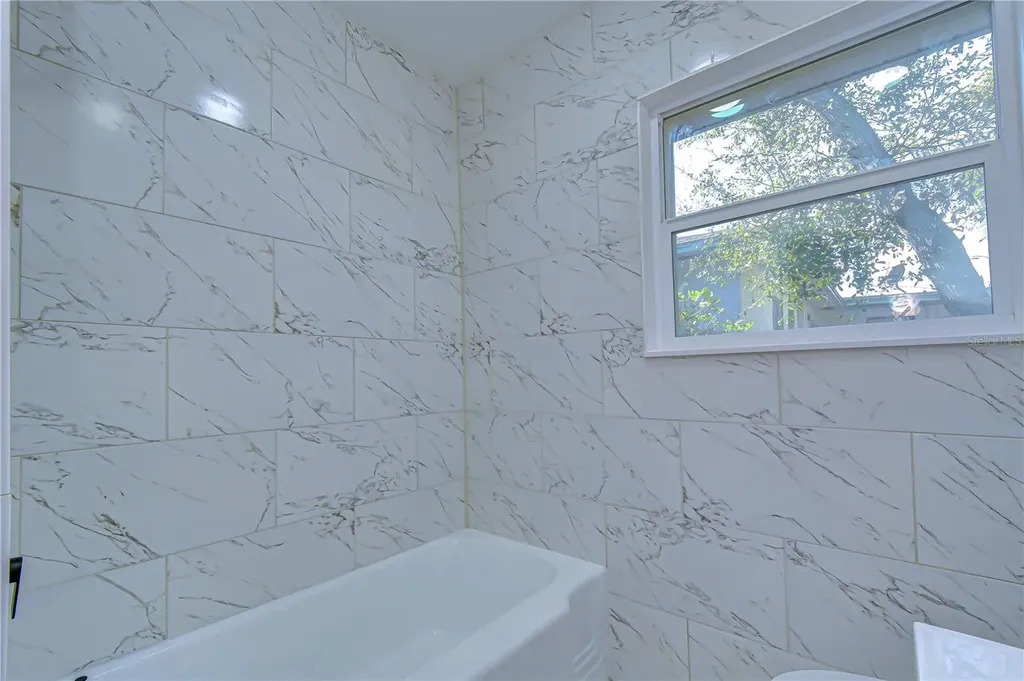 1621 25th Avenue S St Petersburg FL 33712
