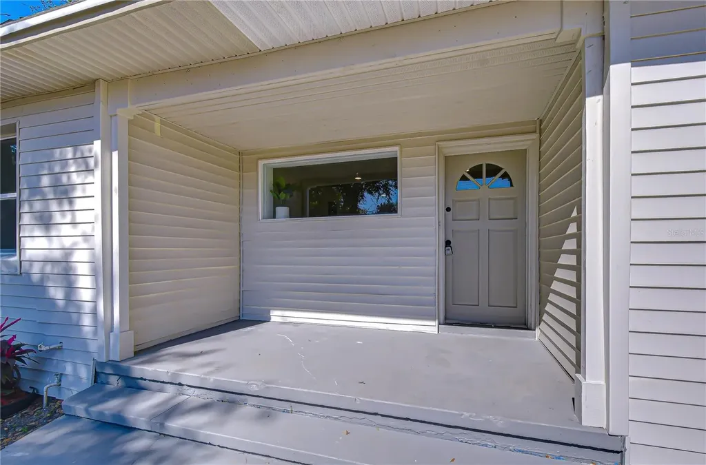 1621 25th Avenue S St Petersburg FL 33712