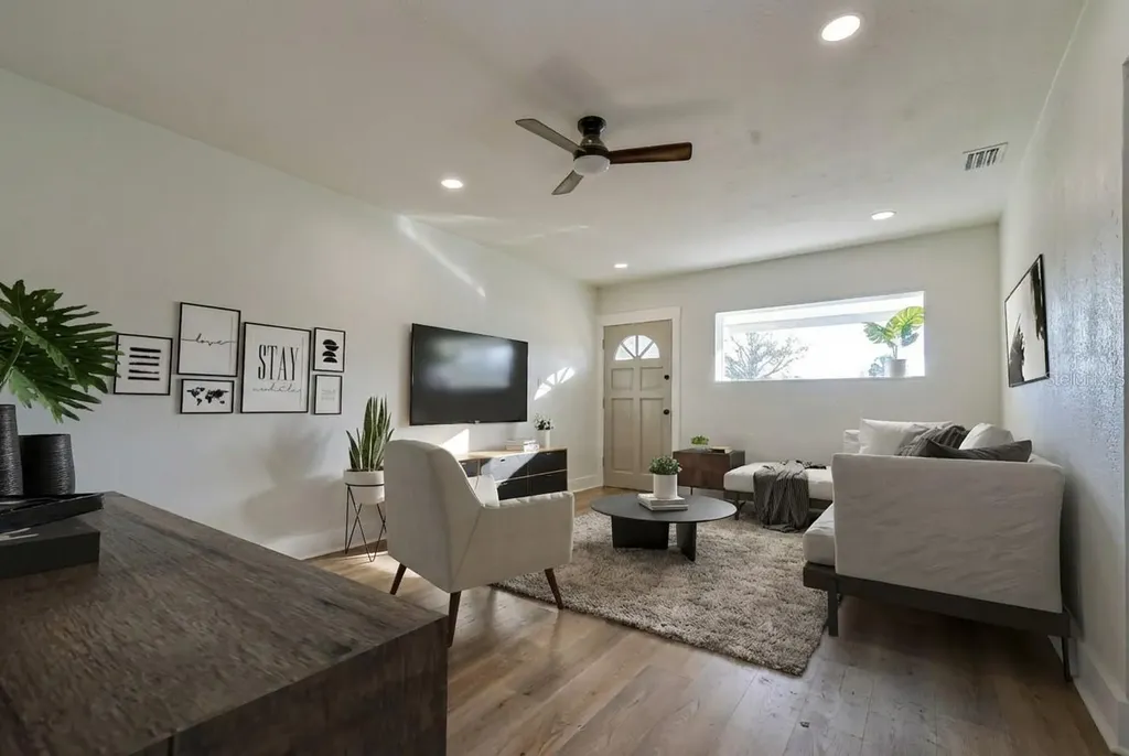 1621 25th Avenue S St Petersburg FL 33712
