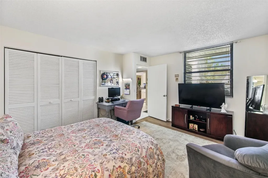 611 Woodlawn Drive Bradenton FL 34210
