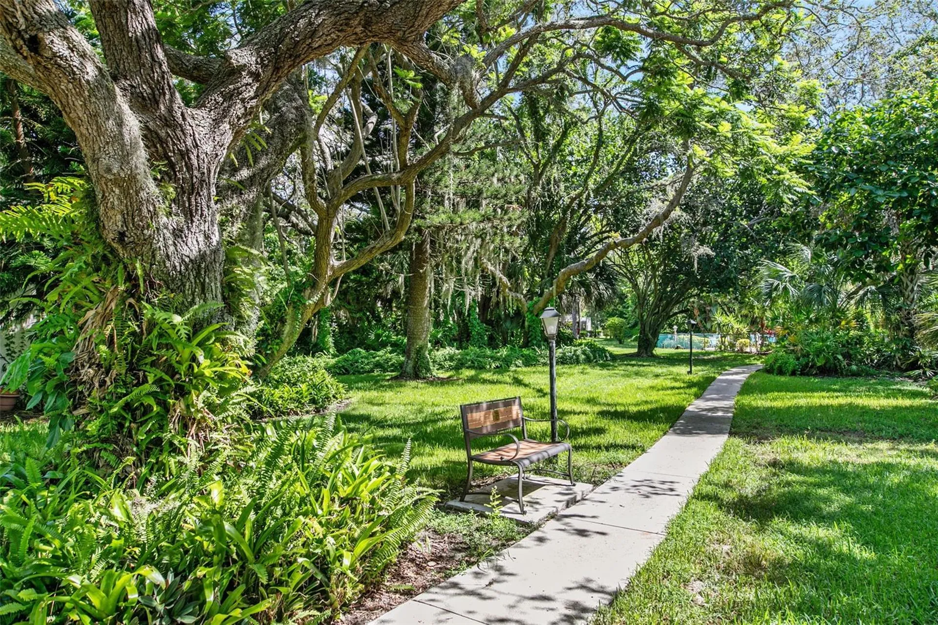 611 Woodlawn Drive Bradenton FL 34210