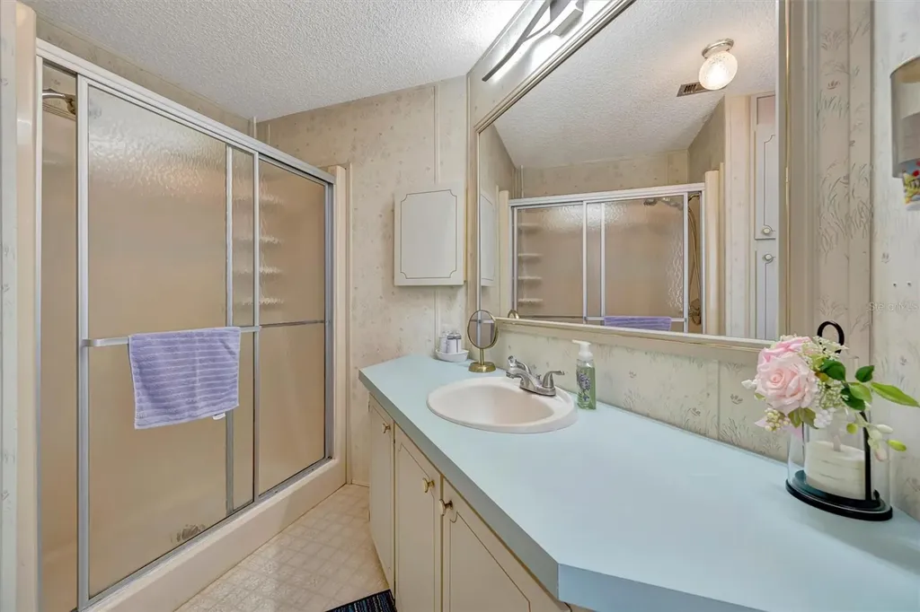 106 N Saint George Circle Apollo Beach FL 33572