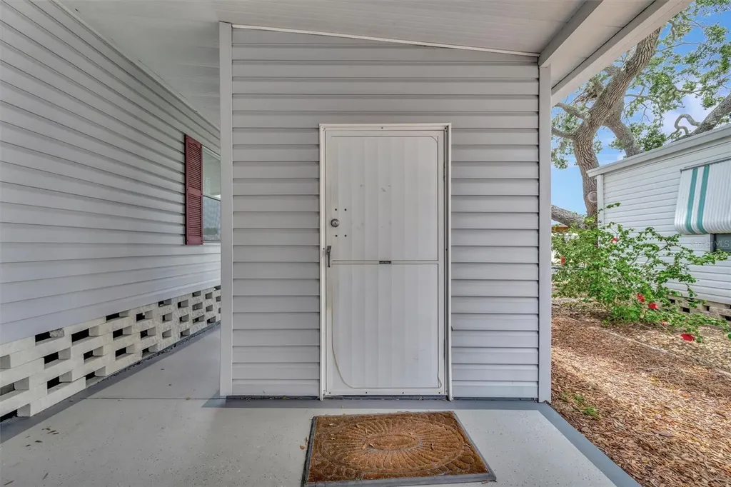 106 N Saint George Circle Apollo Beach FL 33572