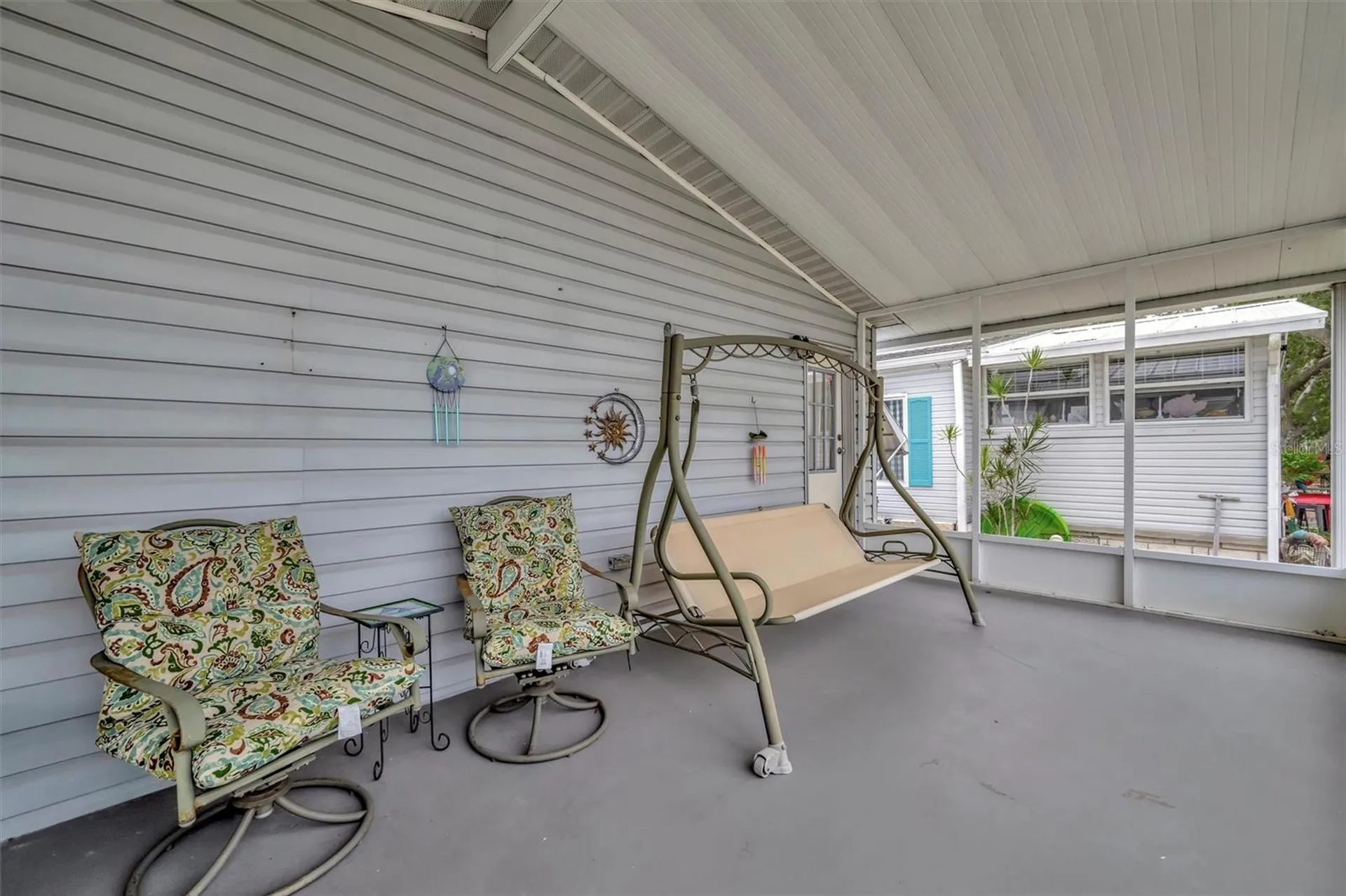 106 N Saint George Circle Apollo Beach FL 33572